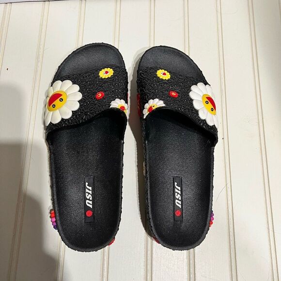 Cute flower power slides from JISU. Size 39 - Picture 1 of 3